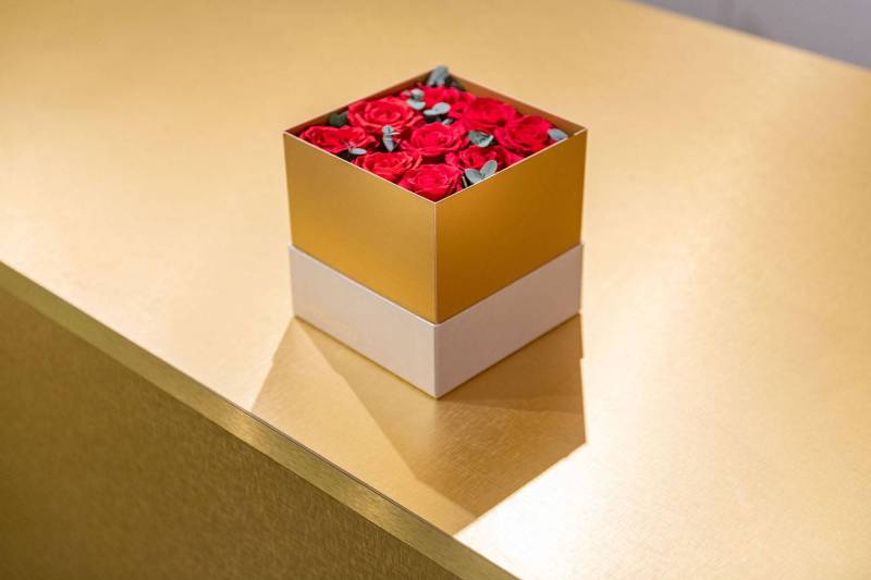 Gold_Rosen_retail_Flobox_SCS_Vierzueins_Design